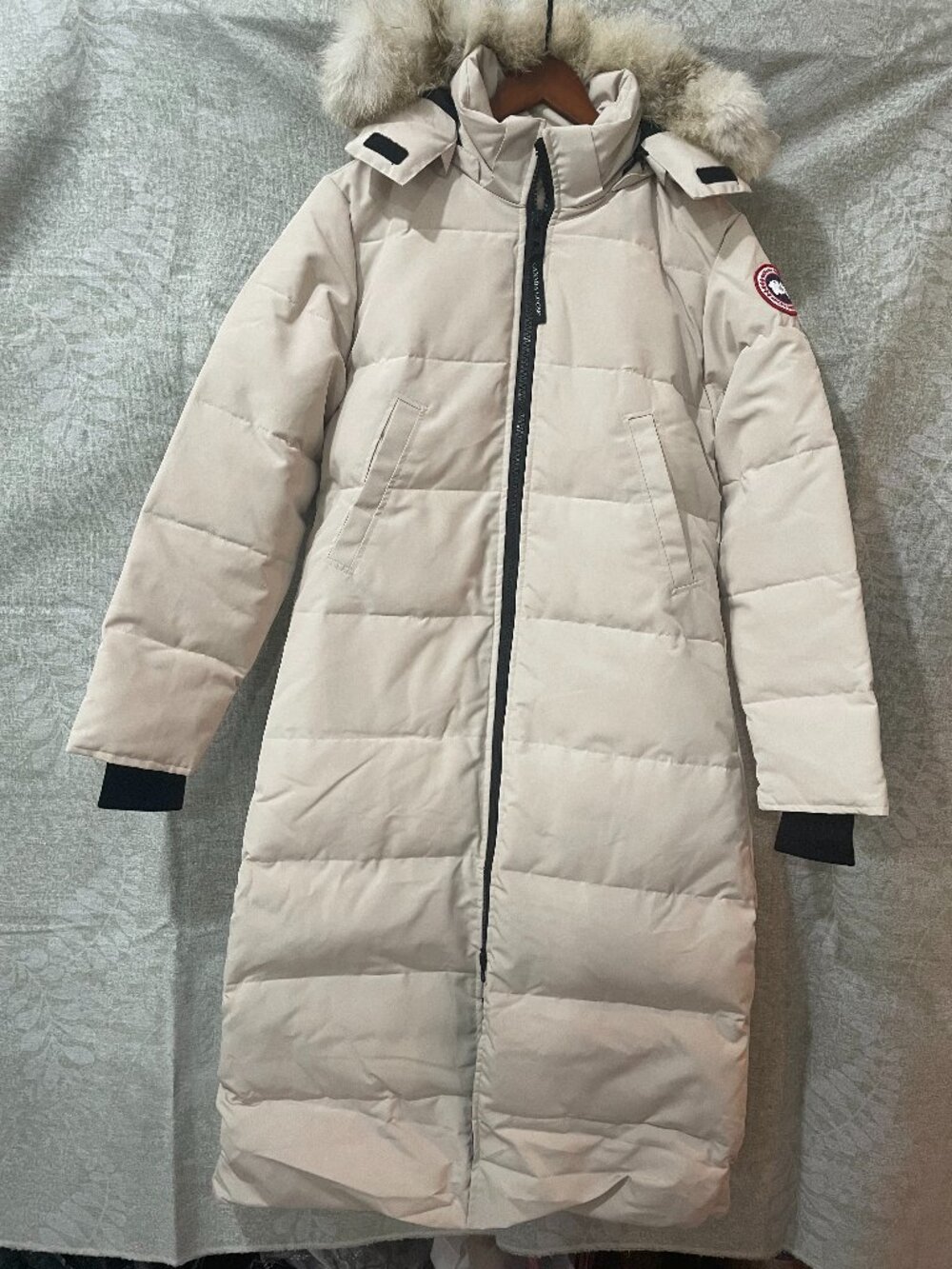 Canada Goose Women’s Beige Fur Hood Long Winter Parka Size M